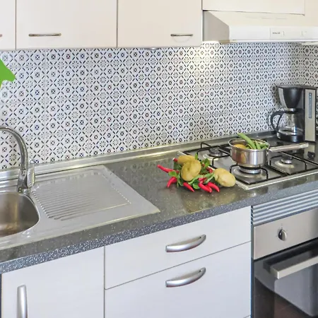 1 Bedroom Pet Friendly In *